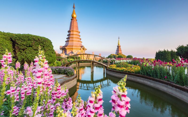 Chiang Mai est réputée pour ses temples magnifiques, sa cuisine délicieuse et son atmosphère paisible. Golf 7 jours à Chiang Mai