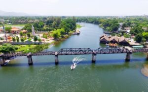 Circuit Historique et Naturel en 3 Jours à Kanchanaburi