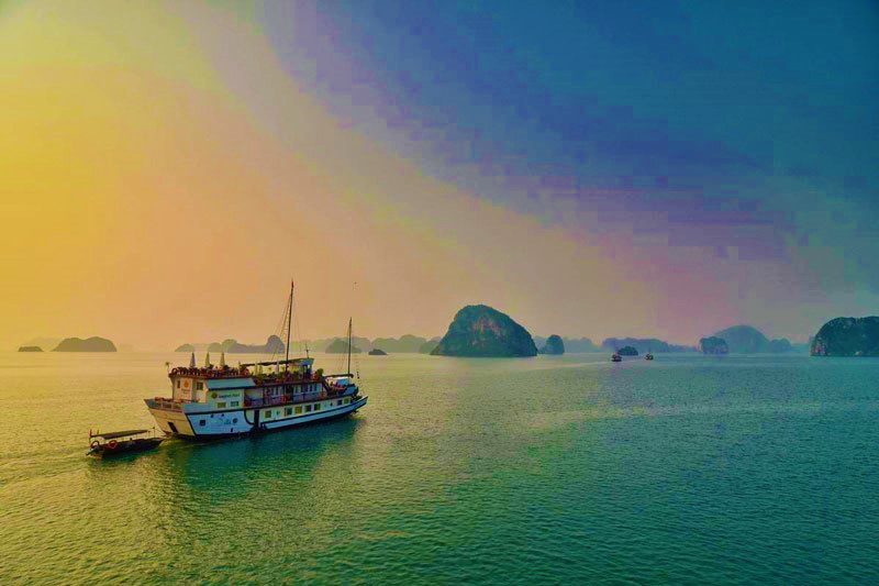 Dragon Pearl Junk en 4 Jours 3 Nuits – Croisière dans la baie d’Halong