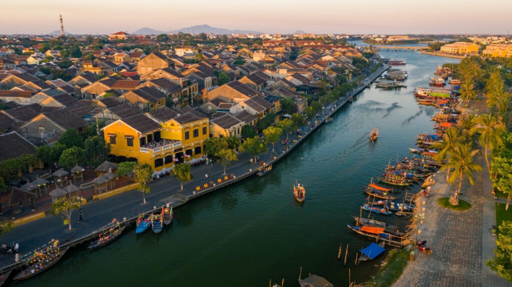 Hoi An, une ville pittoresque à proximité de Danang, séduit avec son architecture historique bien préservée et ses rues animées Vietnam et Cambodge en 2 semaines