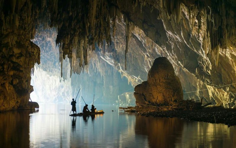 Grotte d'eau de Tham Nam