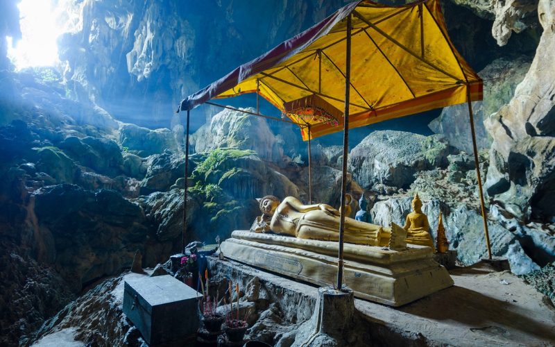 grottes de Tham Phu Kham