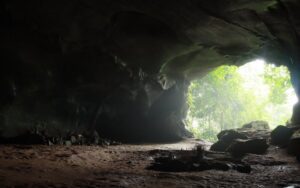 Grotte de l'homme primitif