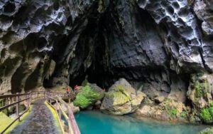 Grotte de Toi