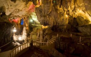 grottes de Tham Jang