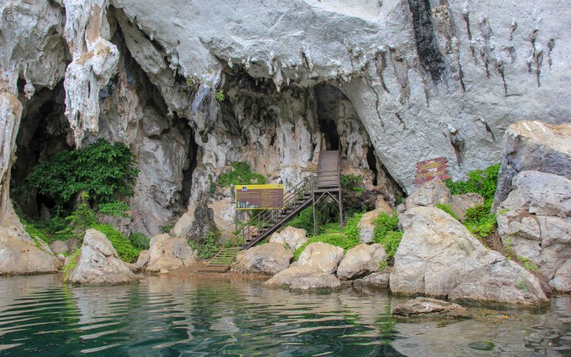 Grotte de Pakarang