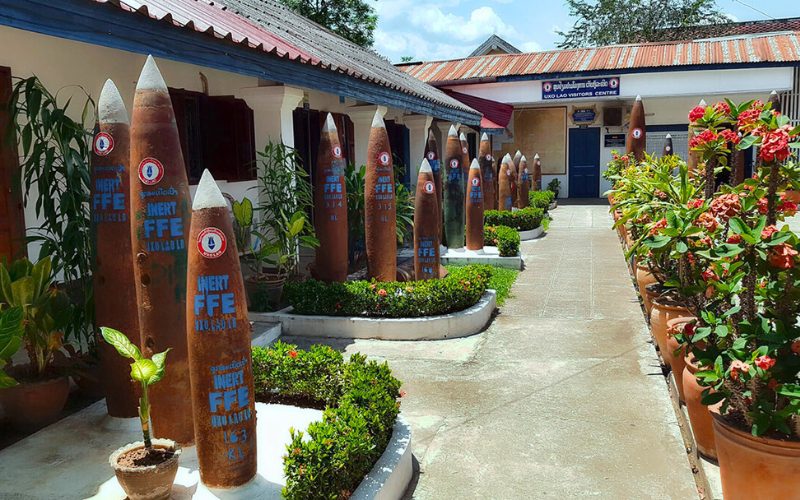 Le Centre UXO est un lieu important dédié à l'éducation et à la sensibilisation sur l'histoire des munitions non explosées (UXO) au Laos.