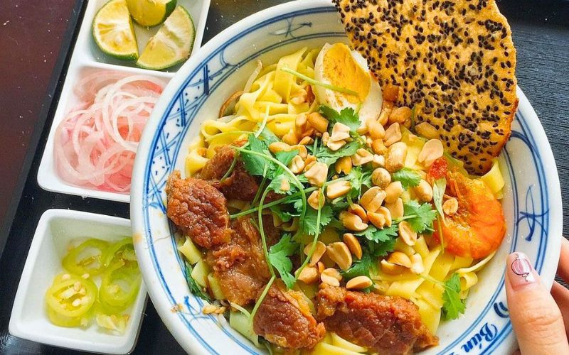 My Quang est un plat coloré et savoureux a des caractéristiques uniques qui le distinguent des autres types de nouilles vietnamiennes