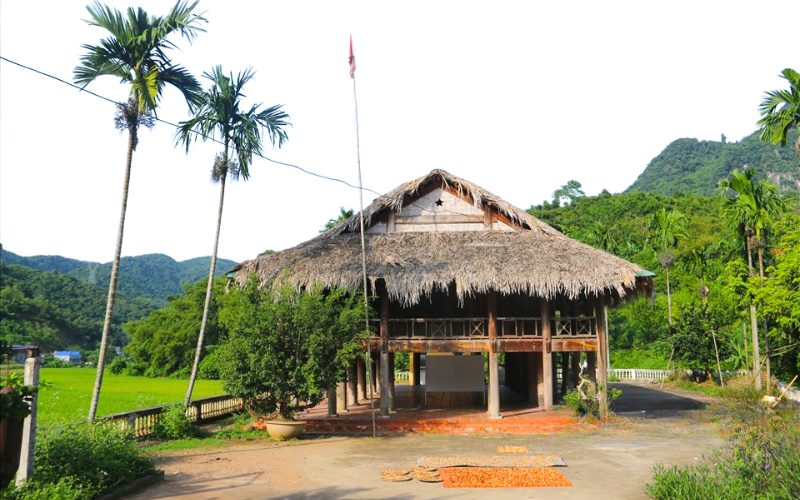 Maison traditionnelle des Muong