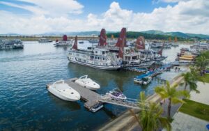 port de l'île de Tuan Chau