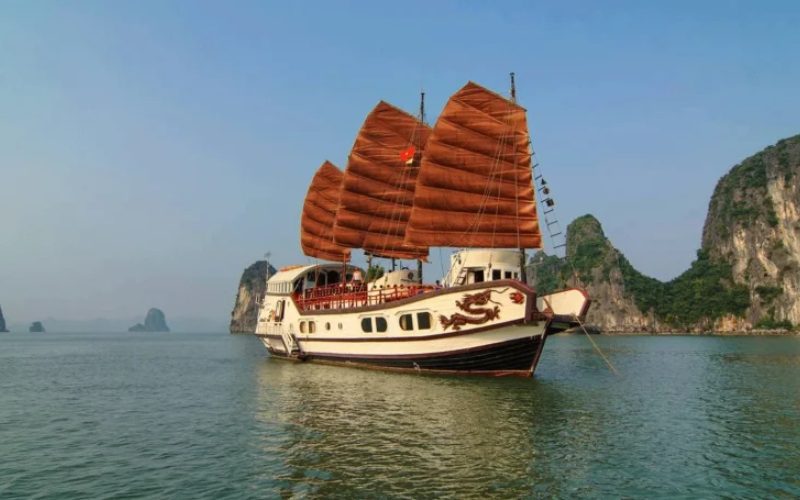 Red Dragon Junk – Indochina Junk