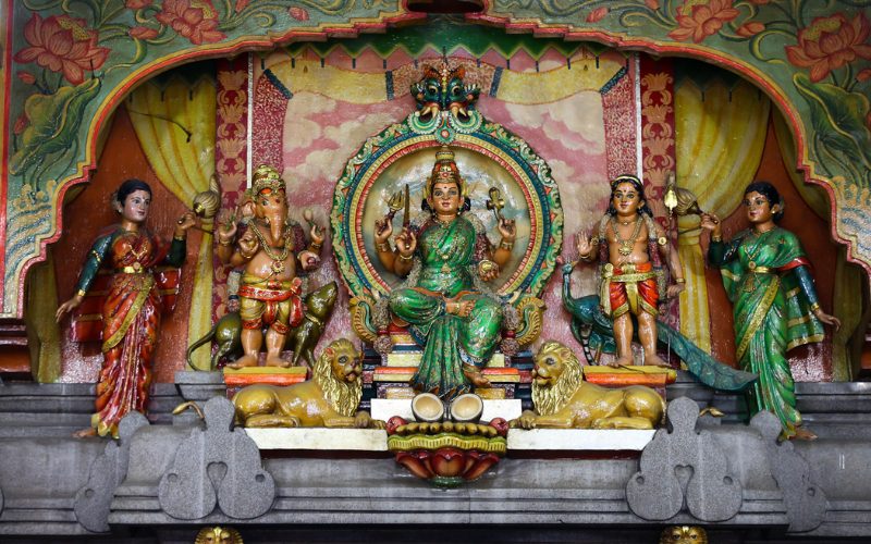 Statue de Mariamman dans le hall principal