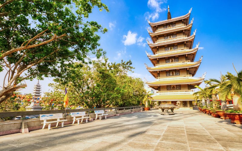 Tour Guanyin à la Pagode Vinh Nghiem