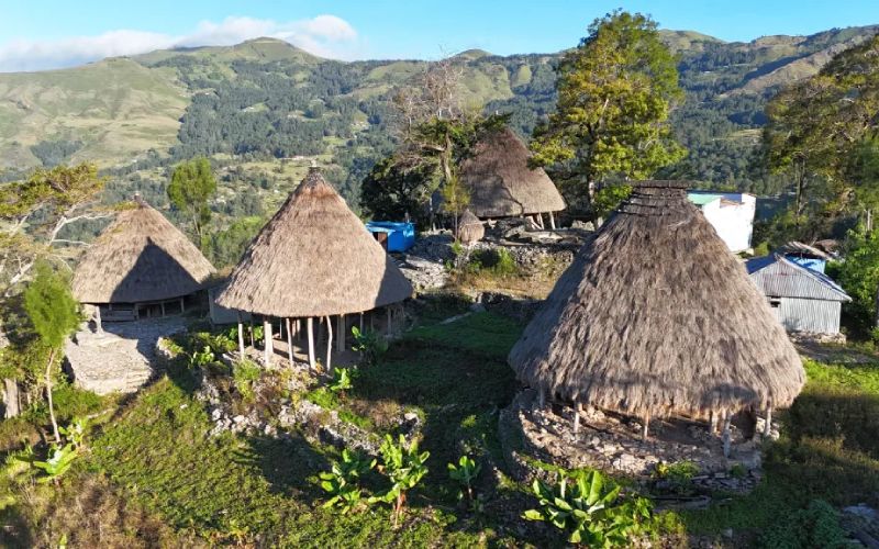 village Ilat-Laun