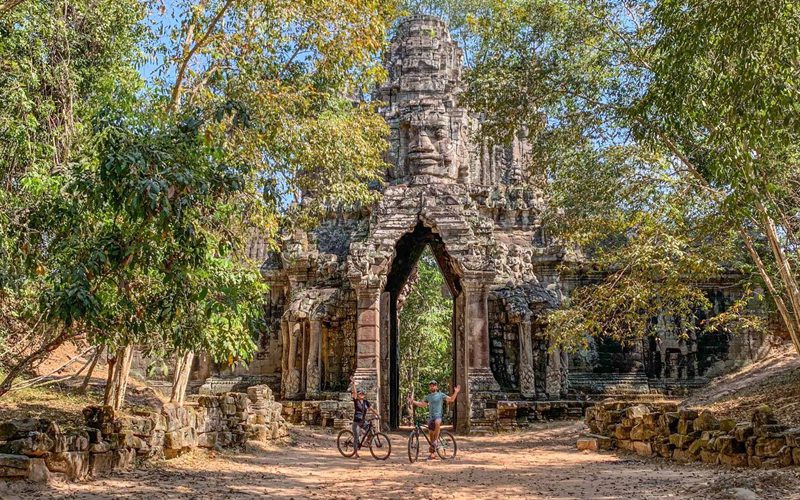 Visite des vieux temples d'Angkor en vélo