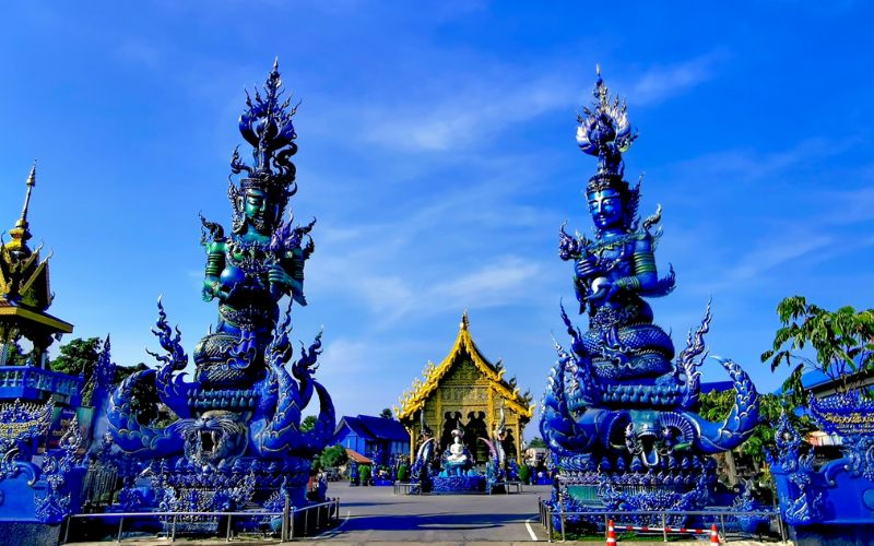Wat Rong Suea Ten - Chiang Rai